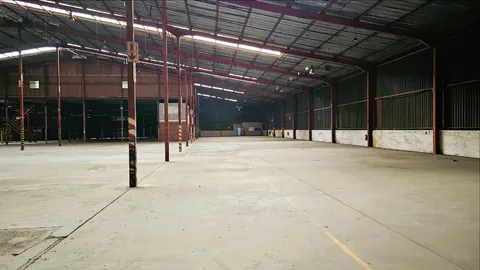 -Industrial-Warehouse-For-Sale-in-Cleveland (16)